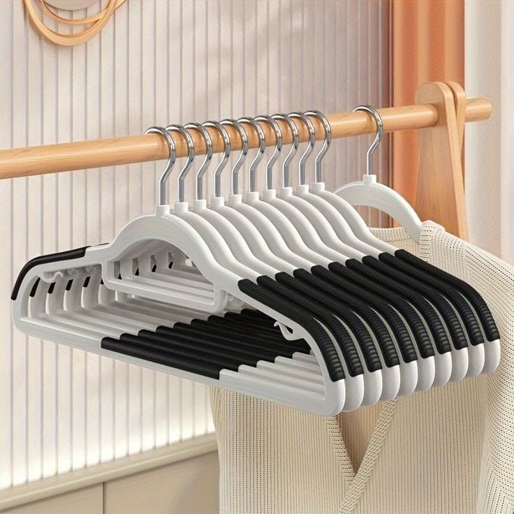 10pcs Seamless Velvet Hangers